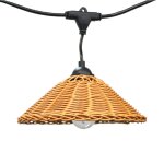 Guirlande solaire avec 10 ampoules led et abat - jour en rotin