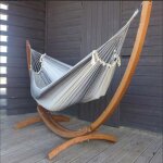 Hamac l en coton gris et support en bois de mélèze Hamac l en coton gris et support en bois de mélèze