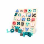 Jeu de puzzle avec les lettres de l'alphabet en bois pour enfants