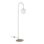 Lampadaire en métal chromé et globe opaque h182 Lampadaire en métal chromé et globe opaque h182