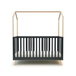 Lit cabane bébé évolutif gris graphite et hêtre verni 70 x 140 cm Lit cabane bébé évolutif gris graphite et hêtre verni 70 x 140 cm
