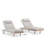 Lot de 2 chaises longues avec coussin et table alum beige et teck