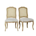 Lot de 2 chaises style romantique en hévéa, cannage et lin premium bei Lot de 2 chaises style romantique en hévéa, cannage et lin premium bei
