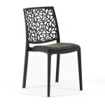 Lot de 4 chaises en polypropyl�ne noires avec coussin gris fonc�