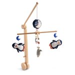 Mobile musical en bois avec jouets pingouin Mobile musical en bois avec jouets pingouin