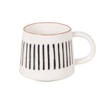 Mug en céramique blanche, noire et rouge Mug en céramique blanche, noire et rouge