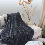 Plaid effet velours c�tel� gris fonc� 130x170cm