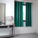 Rideau occultant uni 210gr / m2 polyester vert emeraude 135x180 cm Rideau occultant uni 210gr / m2 polyester vert emeraude 135x180 cm