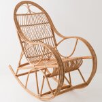 Rocking chair en osier brun Rocking chair en osier brun