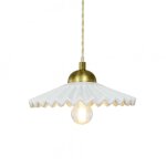 Suspension en cramique avec son quipement en textile et mtal blanc