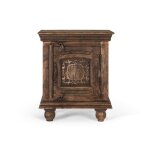Table de chevet en bois de manguier massif avec une finition rustique Table de chevet en bois de manguier massif avec une finition rustique