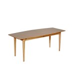 Table rectangulaire en hévéa 2 rallonges 6 / 10 couverts teinte claire Table rectangulaire en hévéa 2 rallonges 6 / 10 couverts teinte claire