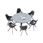 Table ronde en aluminium noire avec plateau en verre d146 x h73. 5 cm