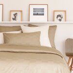 Taie d'oreiller en satin de coton beige 65 x 65 cm