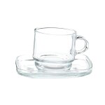 Tasse et soucoupe en verre transparent