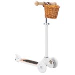 Trottinette blanche � trois roues pour enfants � partir de 3�ans