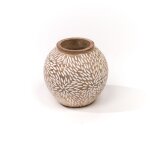 Vase arrondi motif devant bois 17x17 cm