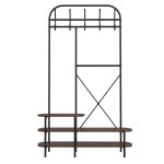Vestiaire d'entre style industriel avec plateaux en bois marron