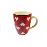 Mug rouge avec des motifs coeurs 30cl