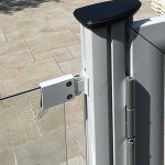 Accroche verre sur portillon - barriere piscine verre