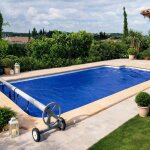 B�che � bulles classic 10 x 5 m - 500 microns - bord�e 2 c�t�s - bleue