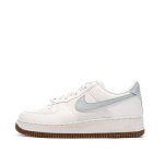Baskets blanches / bleu homme nike air force 1 07