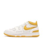 Baskets blanches / jaunes homme nike attack