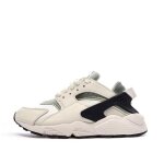 Baskets blanches / noires femme nike huarache Baskets blanches / noires femme nike huarache