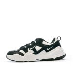 Baskets blanche / noire homme nike hera