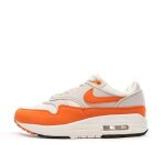 Baskets blanches / orange femme nike air max 1