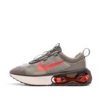 Baskets grises / rouges garon nike air max 2021