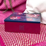 Bo�te � th� fleurs roses