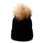 Bonnet femme - noir - coton - pompom amovible - mailles torsadées - confort optimal Bonnet femme - noir - coton - pompom amovible - mailles torsadées - confort optimal