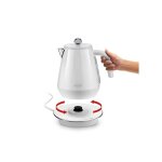 Bouilloire delonghi kby2011. w