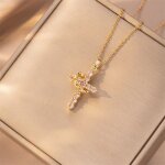 Chaîne en acier inoxydable pendentif croix en cuivre pour femmes collier de luxe en zircon couronne rotative ... Chaîne en acier inoxydable pendentif croix en cuivre pour femmes collier de luxe en zircon couronne rotative ...