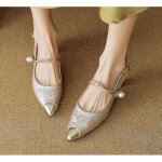 Chaussures à talon pointu femme?design élégant avec perle et chaîne idéal pour soirées et occasions spéciales ... Chaussures à talon pointu femme?design élégant avec perle et chaîne idéal pour soirées et occasions spéciales ...