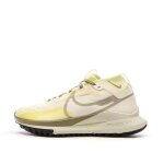 Chaussures de trail blanche / jaune femme nike react pegasus