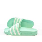 Claquettes turqoise femme adidas adilette hp2804