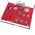 Coffret accessoires - resteq - harry potter - baguettes - médaillons - cadeau parfait Coffret accessoires - resteq - harry potter - baguettes - médaillons - cadeau parfait