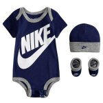 Coffret cadeau bébé nike ensemble vêtement body bonnet et chaussons bleu et gris et swoosh blanc de 0 ... Coffret cadeau bébé nike ensemble vêtement body bonnet et chaussons bleu et gris et swoosh blanc de 0 ...