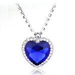 Magnifique collier cristal coeur de locéan baigné dans lor blanc. boite cadeau offerte. idée cadeau noël ... Magnifique collier cristal coeur de locéan baigné dans lor blanc. boite cadeau offerte. idée cadeau noël ...