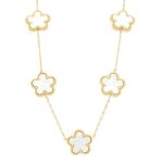 Collier fleurs blanches or