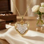 Collier - pendentif - c?ur - �clatant - plaqu� or jaune 750 / 1000 - zircons - torsad�e - femme