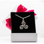Collier triskel avec pendentif celte breton et chaine 45cm en argent massif véritable 925 poinçonné pour ... Collier triskel avec pendentif celte breton et chaine 45cm en argent massif véritable 925 poinçonné pour ...