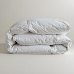 La couette double edona 260x240cm fabriqu�e en bourgogne. 70?% duvet �coresponsable dans un polycoton ...