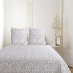 Alpes blanc - couvre lit délicat gris 230x250cm + 2 taies 65x65cm Alpes blanc - couvre lit délicat gris 230x250cm + 2 taies 65x65cm