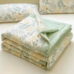 Couvre - lit microfibre 180x200 cm vert fleurs imprim�es r�versibles �t� plusieurs tailles label