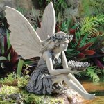 D�coration de jardin ornement de jardin f�e magique assise elfes assis figurines de jardin tudor et turek ...