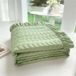 Dessus lit matelass� volants couleur unie vert doux id�al pour chambre denfant couvre - lits pour m�nages ...