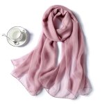Foulard en mousseline de soie mauve vintage